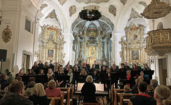 Voller Klang, volles Haus: Chor All Generations begeistert in St. Felix